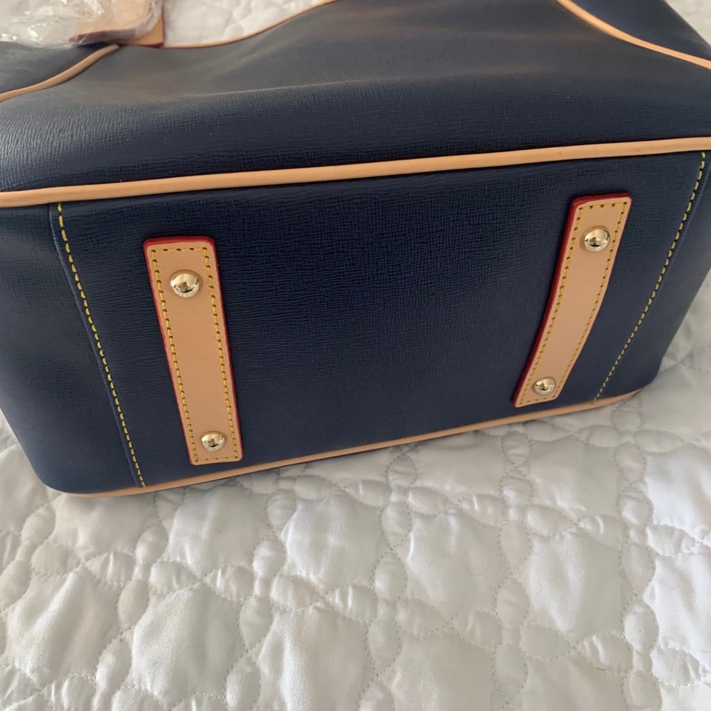 Dooney & Bourke Maddie shoulder bag